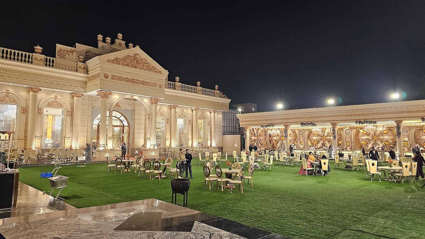 The Grand Piazza in Vasundhara, Ghaziabad