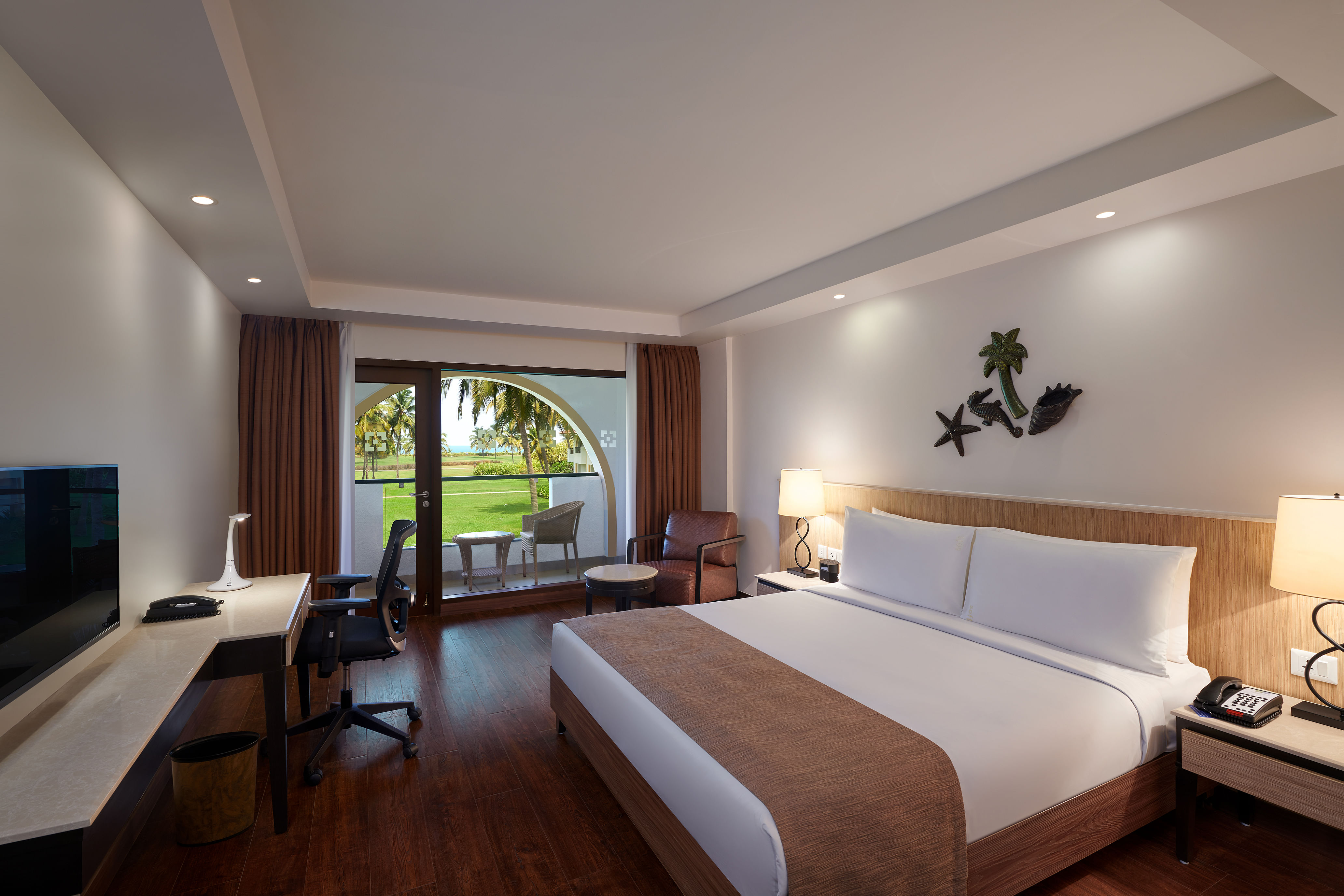 Holiday Inn in Cavelossim, Goa