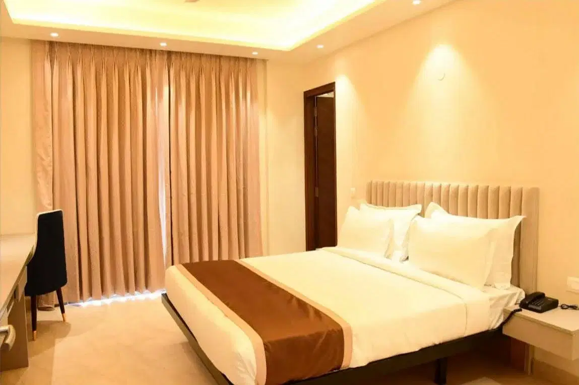 Aadat Hotel in Sector 52, Gurgaon Aadat Hotel in Sector 52, Gurgaon