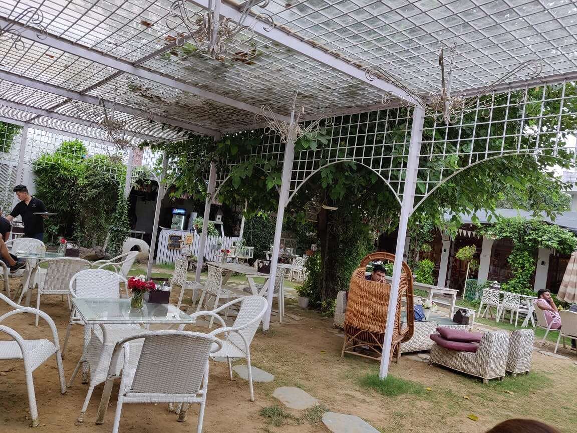 Cafe Soul Garden in Golf Course Road, Gurgaon