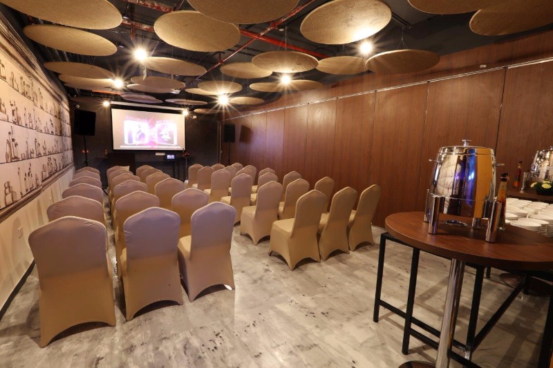 Champions Lounge Smaaash in DLF Cyber Hub, Gurgaon