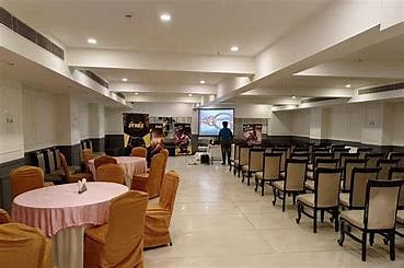 Hotel Bizzotel in Sector 14 Gurgaon, Gurgaon