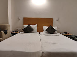 Hotel Bizzotel in Sector 14, Gurgaon