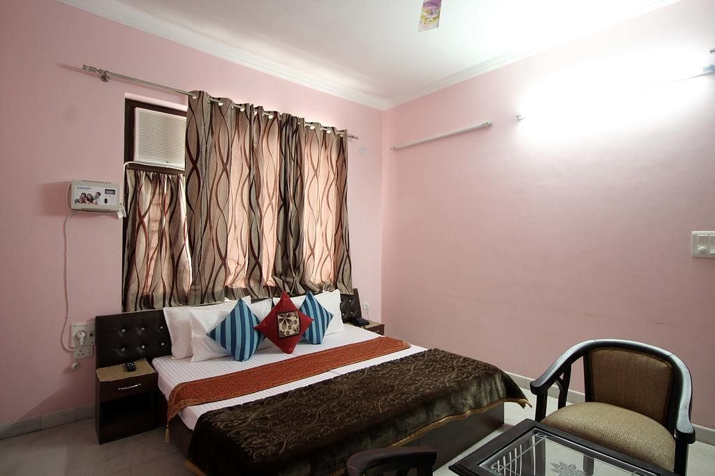 Hotel Divine Residency in Sector 38, Gurgaon