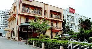 Hotel Doves Inn in DLF Phase 4, Gurgaon