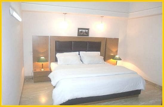 Hotel Queens Residency in Sushant Lok, Gurgaon