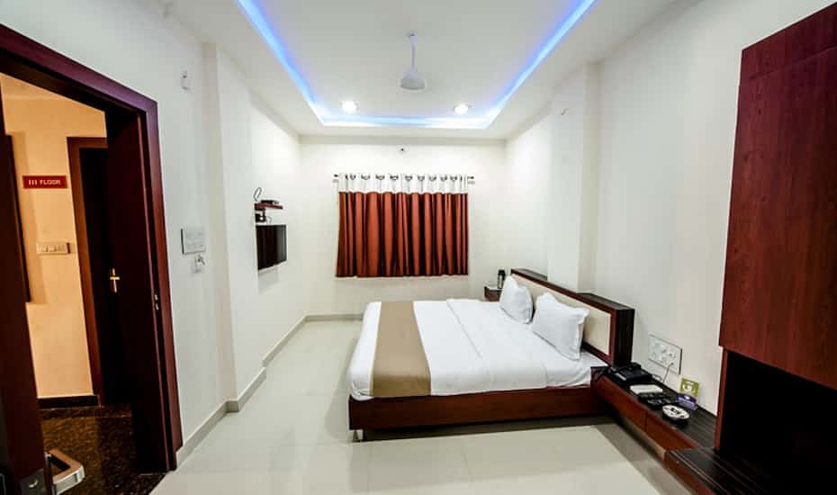 Hotel Silverline in Sector 10, Gurgaon