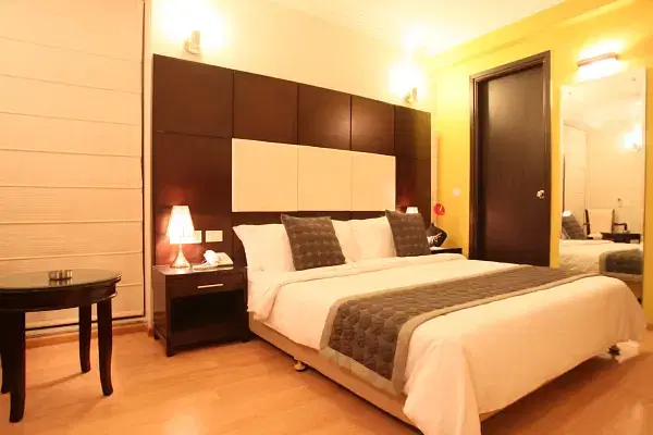 Hotel Silverline in Sector 10, Gurgaon