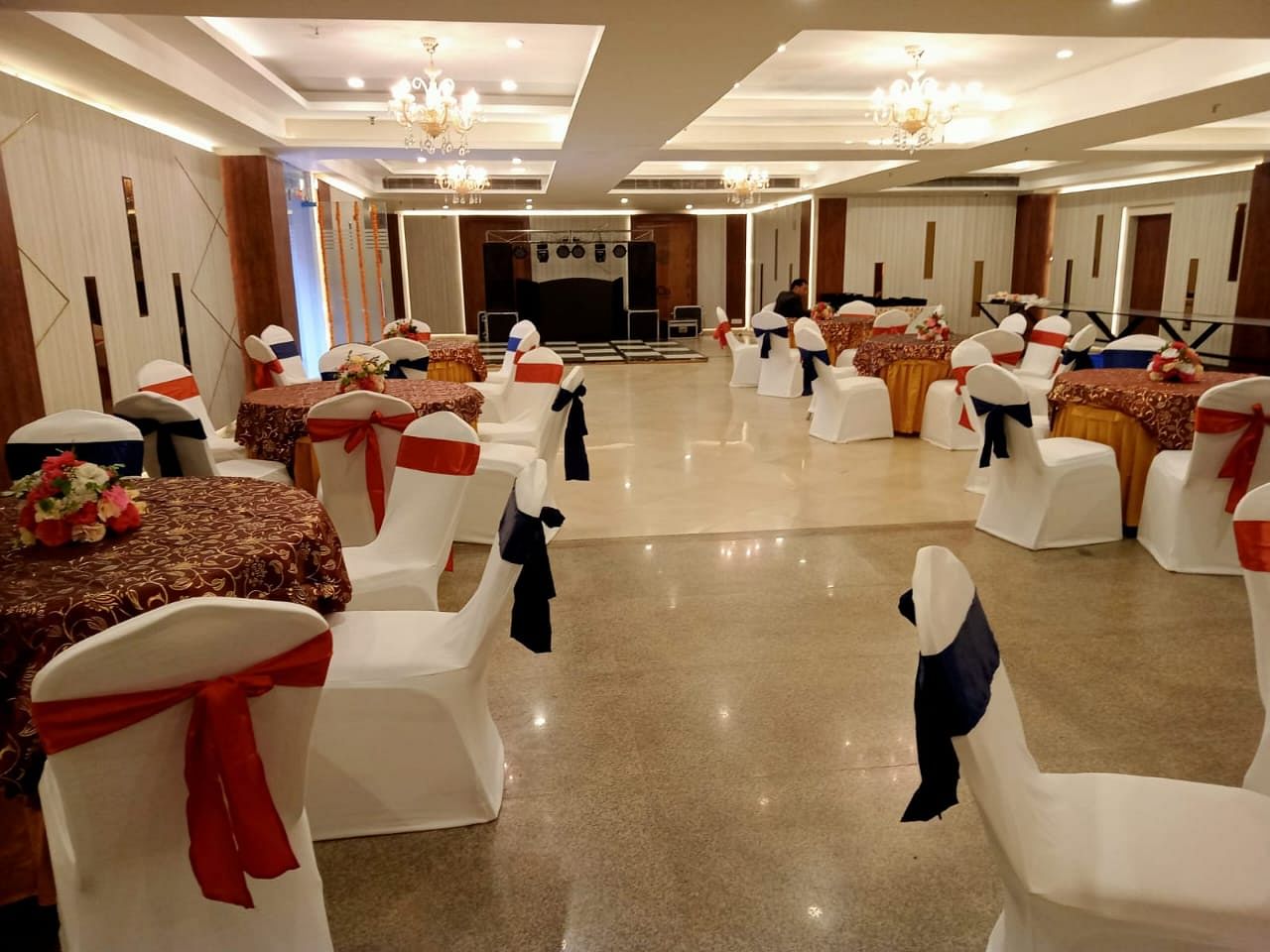 Hotel Windsor Height in Sector 14, Gurgaon