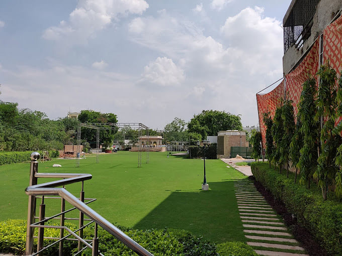 Lamba House Greens in Sector 14, Gurgaon