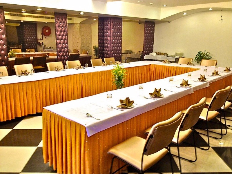 Maanya Hotels in Sector 13, Gurgaon