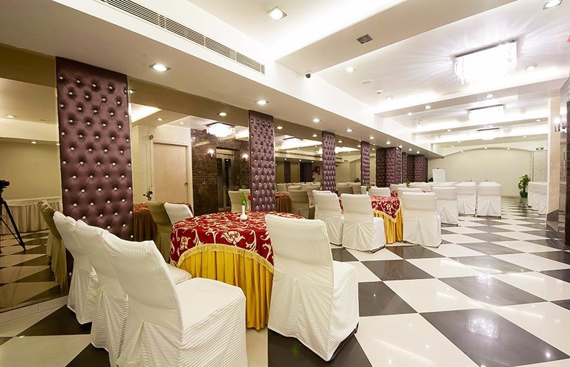 Maanya Hotels in Sector 13, Gurgaon