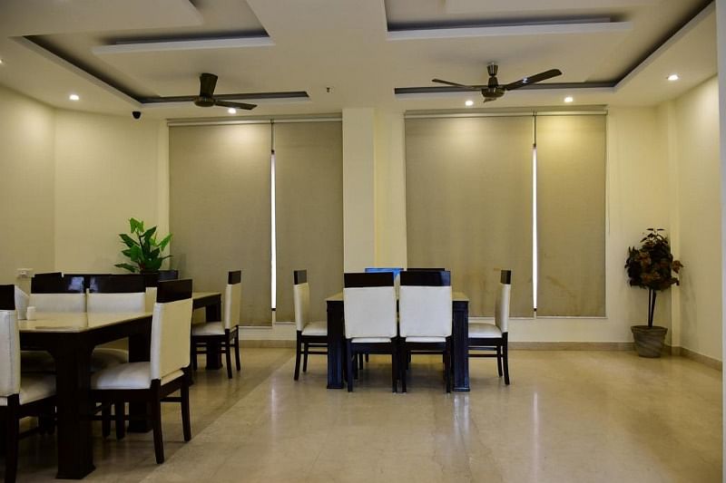 Qcent Pacific Inn in Sector 16, Gurgaon
