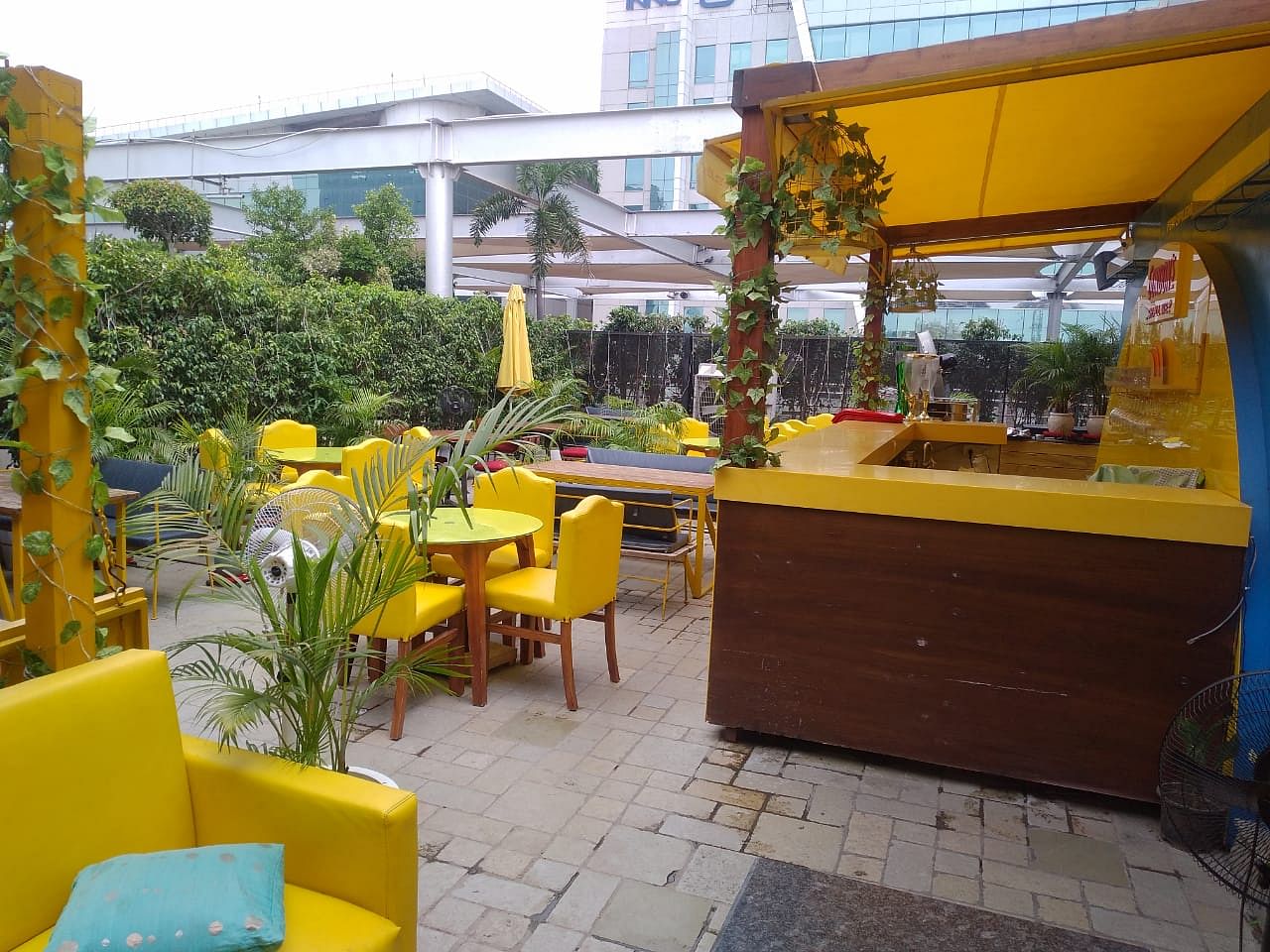 Raasta Cafe in DLF Cyber Hub, Gurgaon