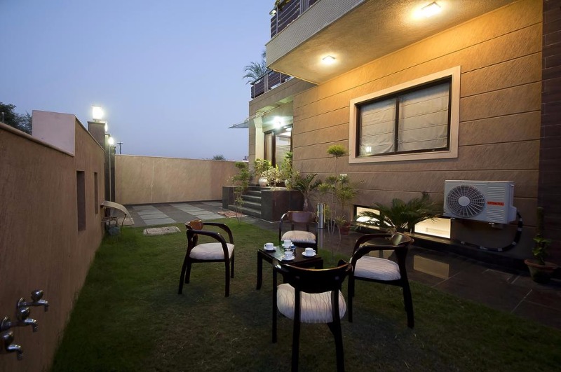 Royal Residence in Golf Course Road, Gurgaon