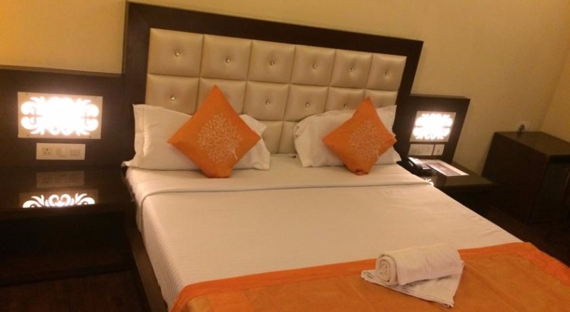 Square 9 Inn in Old DLF Colony, Gurgaon