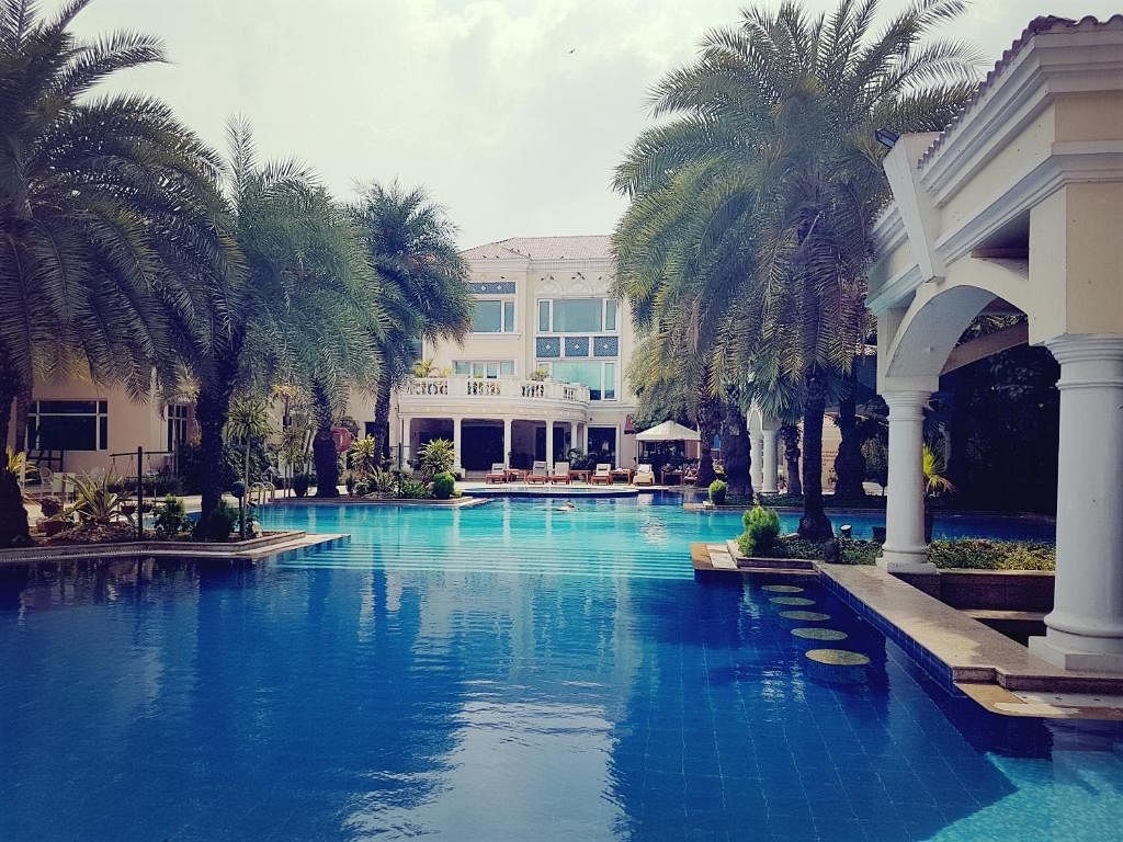 The Palms Town Country Club in Sector 44, Gurgaon