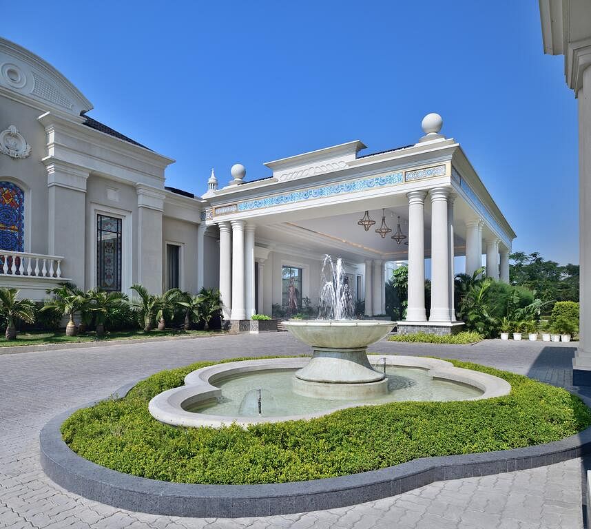 Sheraton Grand Palace in Mayakhedi, Indore