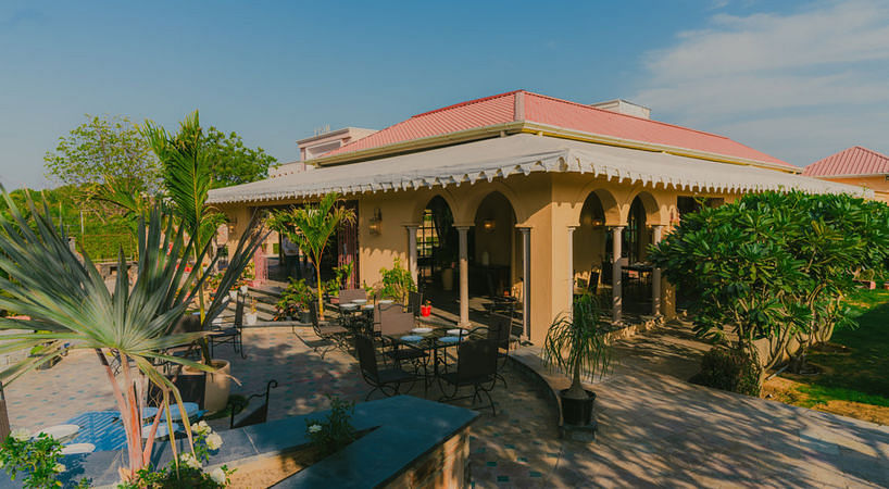 Bada Saab Cocktail Rooms in Kukas, Jaipur Bada Saab Cocktail Rooms in Kukas, Jaipur
