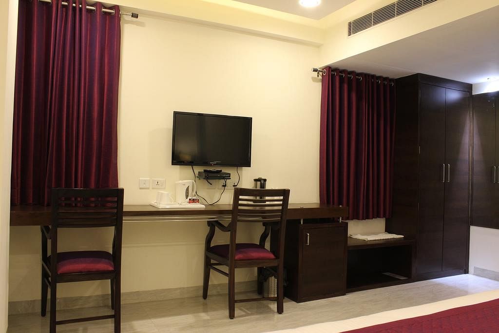 Hotel The Radiant Star in Lal Kothi, Jaipur