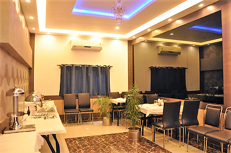 Hotel Esteem in Bhowanipore, Kolkata