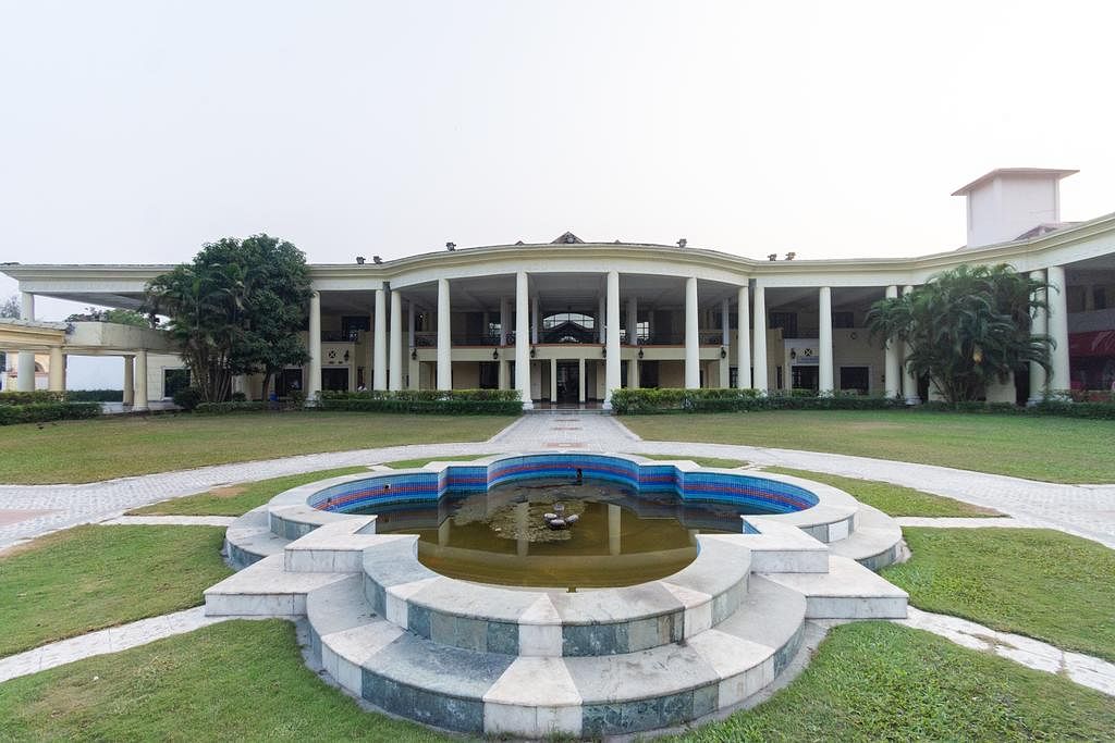 Lake And Country Club in Ballygunge, Kolkata