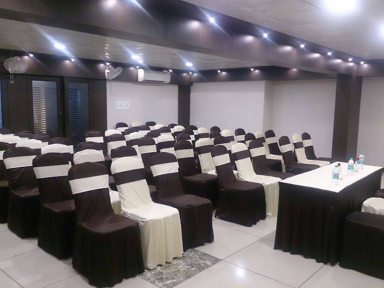 ANR Hotel in Charbagh, Lucknow