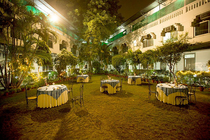 Hotel Deep Palace in Husain Ganj, Lucknow