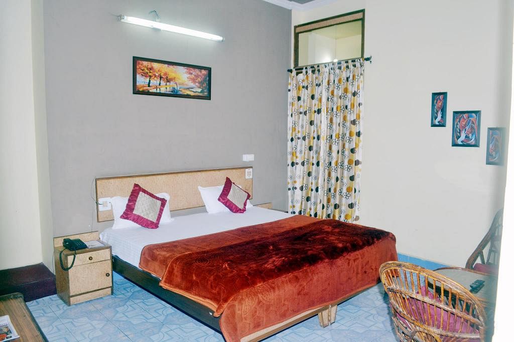 Hotel Divine Classic Inn in Husain Ganj, Lucknow