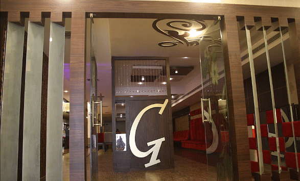 Hotel Golden Sky in Charbagh, Lucknow