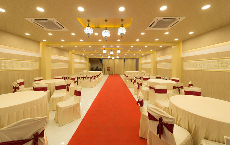 Hotel Ratana International in Kalyanpur West, Lucknow