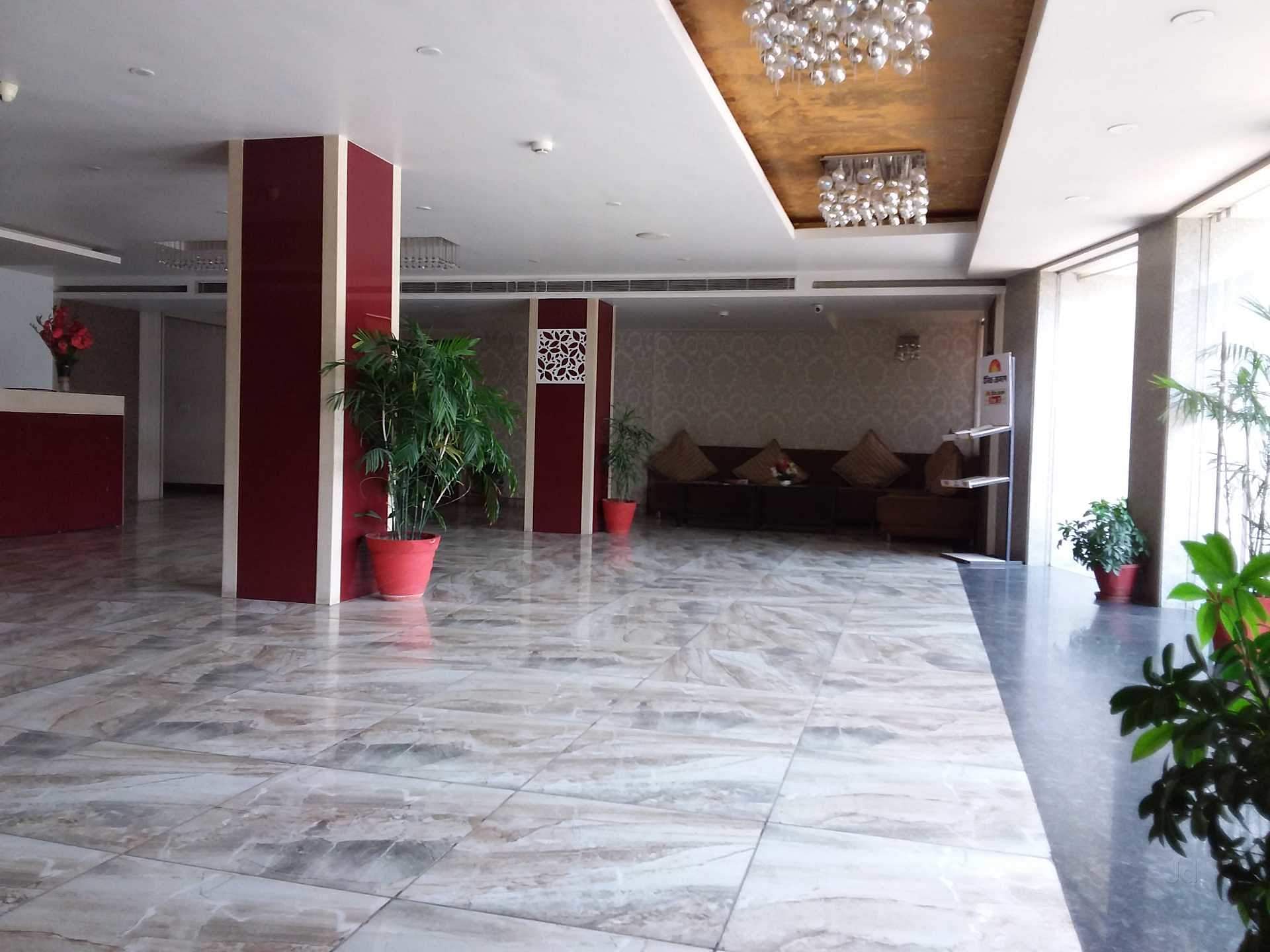 Hotel Shelter in Charbagh, Lucknow