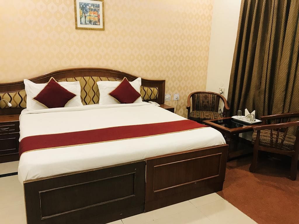 Hotel Sunrise Inn in Gomti Nagar, Lucknow