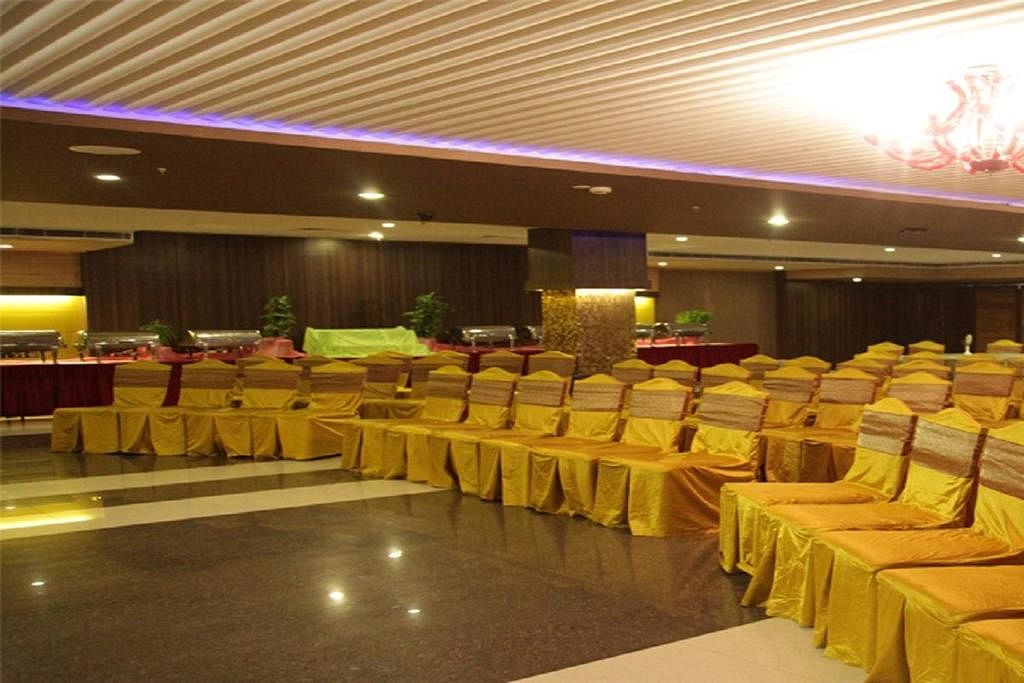 Hotel The Continental in Charbagh, Lucknow