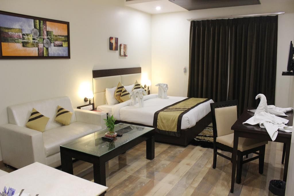 Hotel The Golden Apple in Mahanagar, Lucknow