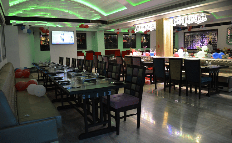 Royal Cafe in Gomti Nagar, Lucknow