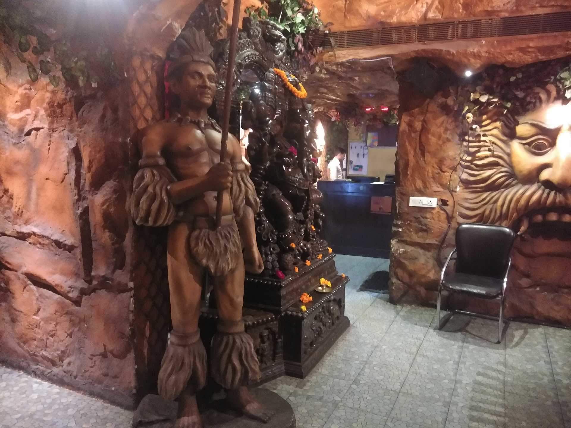Spice Caves in Gomti Nagar, Lucknow