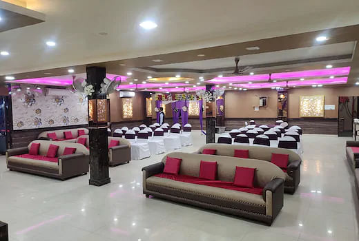 Hotel Rajhans Regency in Panchsheel Colony, Meerut