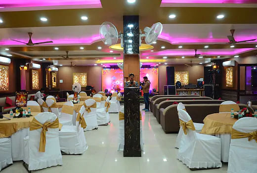 Hotel Rajhans Regency in Panchsheel Colony, Meerut
