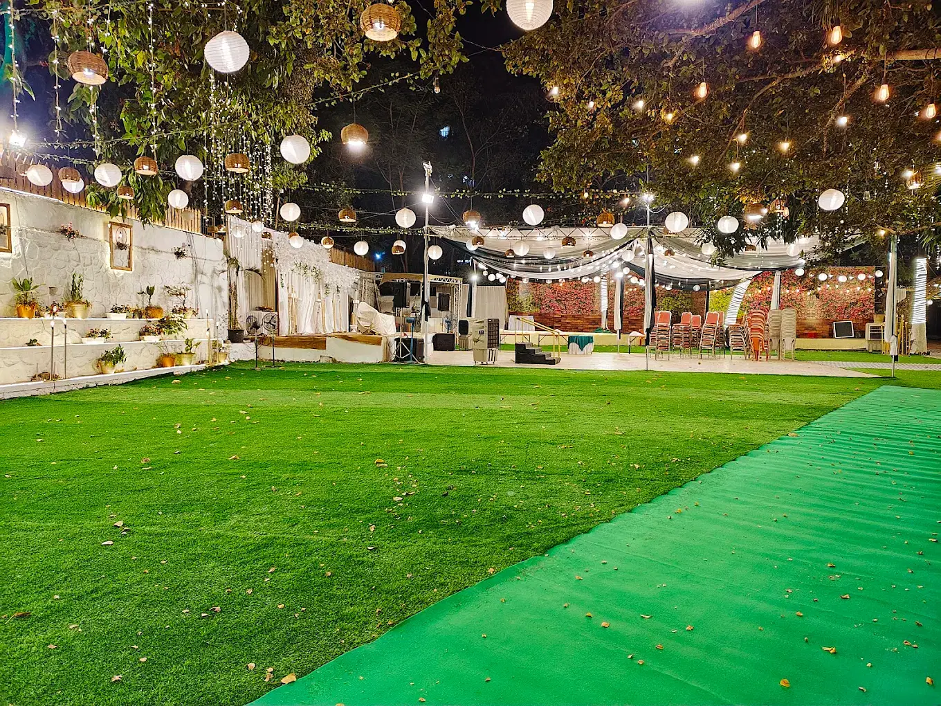 Blossom Lawns in Andheri East, Mumbai Blossom Lawns in Andheri East, Mumbai
