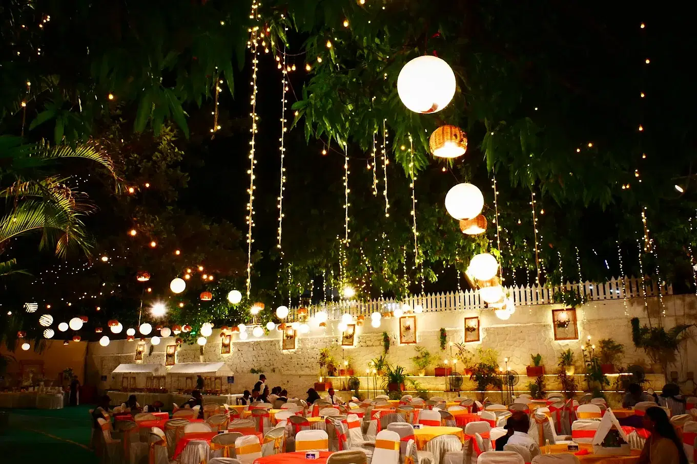 Blossom Lawns in Andheri East, Mumbai Blossom Lawns in Andheri East, Mumbai