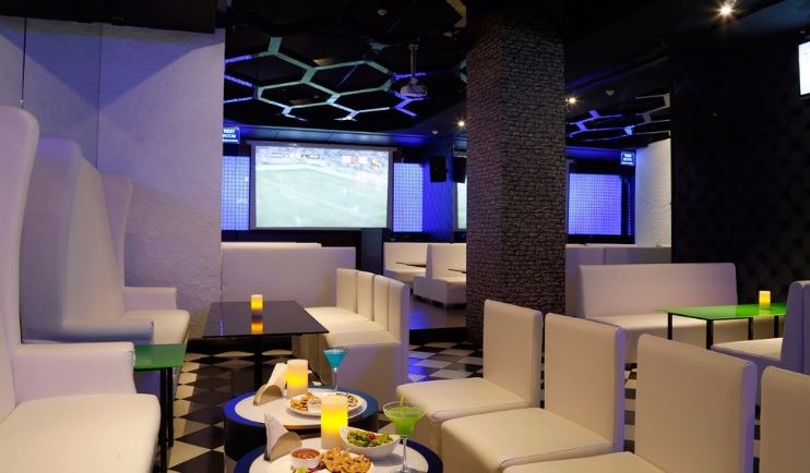 Oxygen Lounge And Bar in Sion, Mumbai