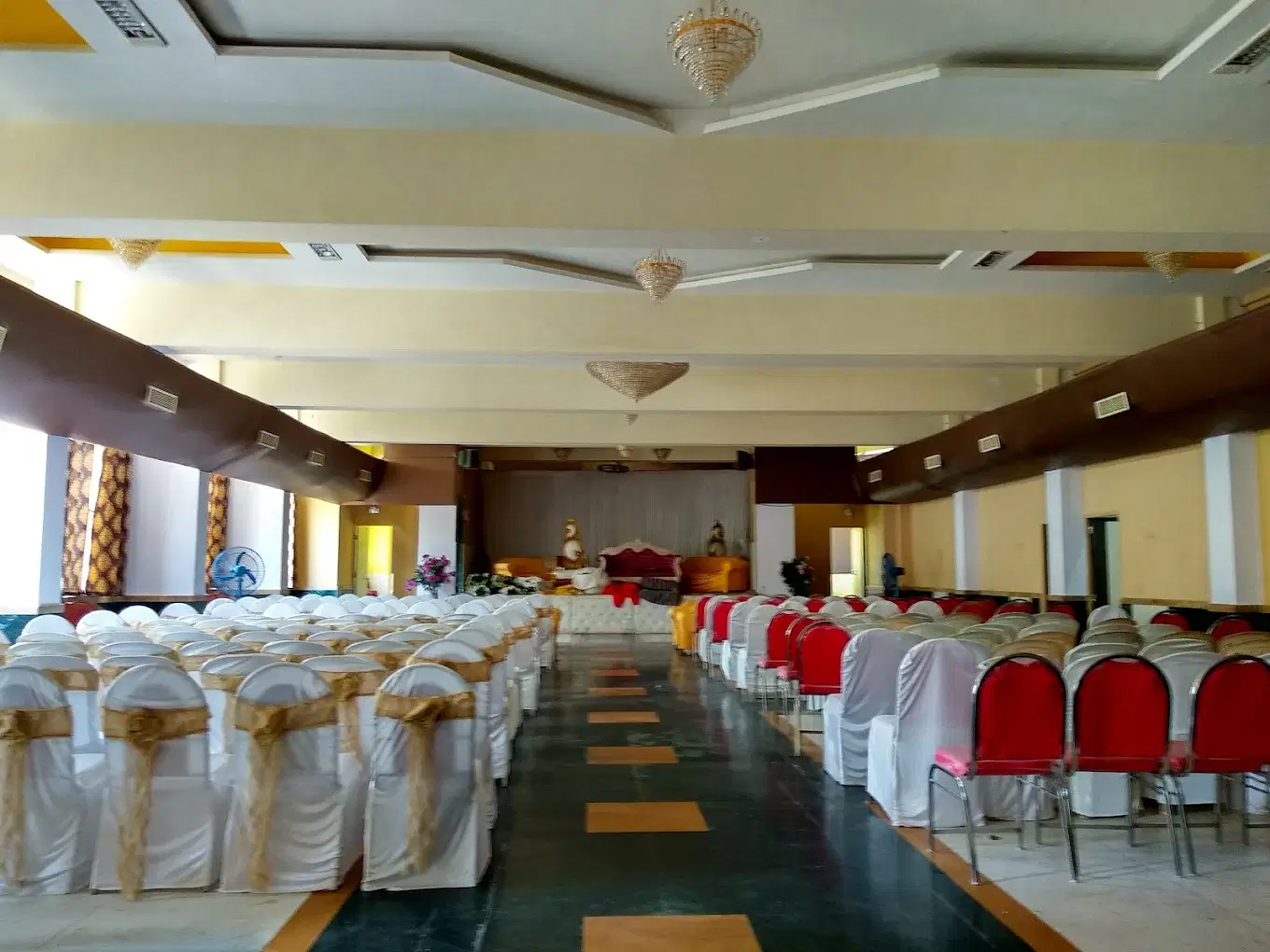 Palm Beach Lawn Banquets in Sanpada, Mumbai