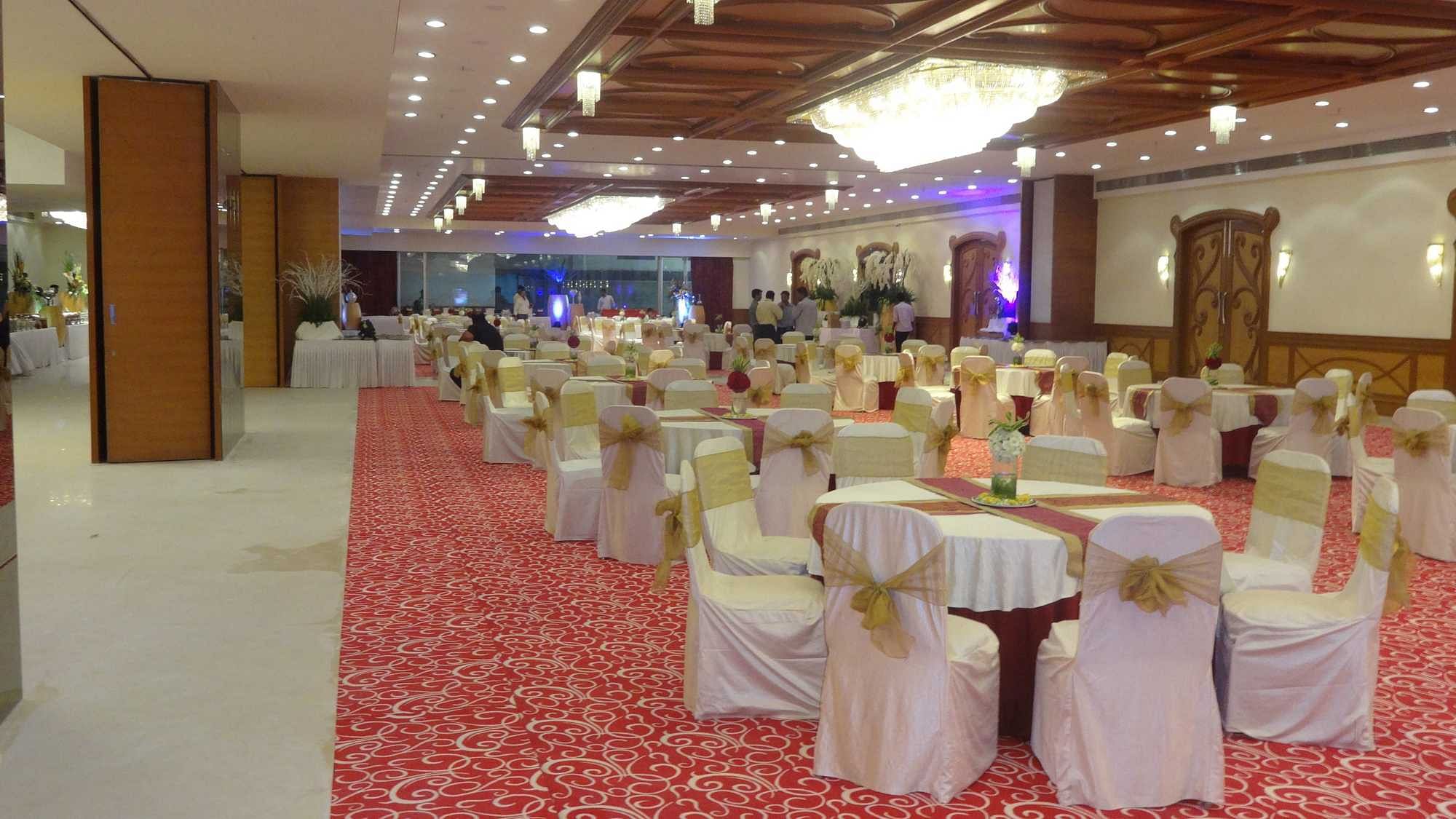 Raghuleela Banquetes Kandivali in Kandivali, Mumbai