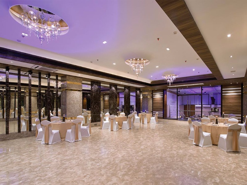 Royalista Banquet Lounge in Andheri West, Mumbai