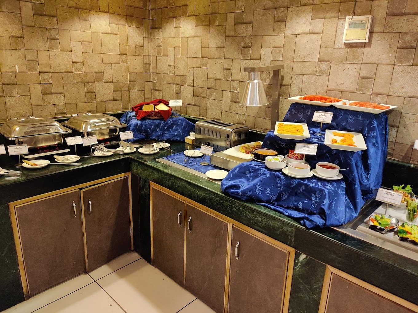 Days Hotel in Shajahanpur, Neemrana Days Hotel in Shajahanpur, Neemrana