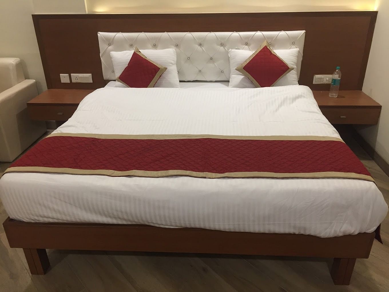 Hotel Iris Inn in Kalipahari, Neemrana Hotel Iris Inn in Kalipahari, Neemrana
