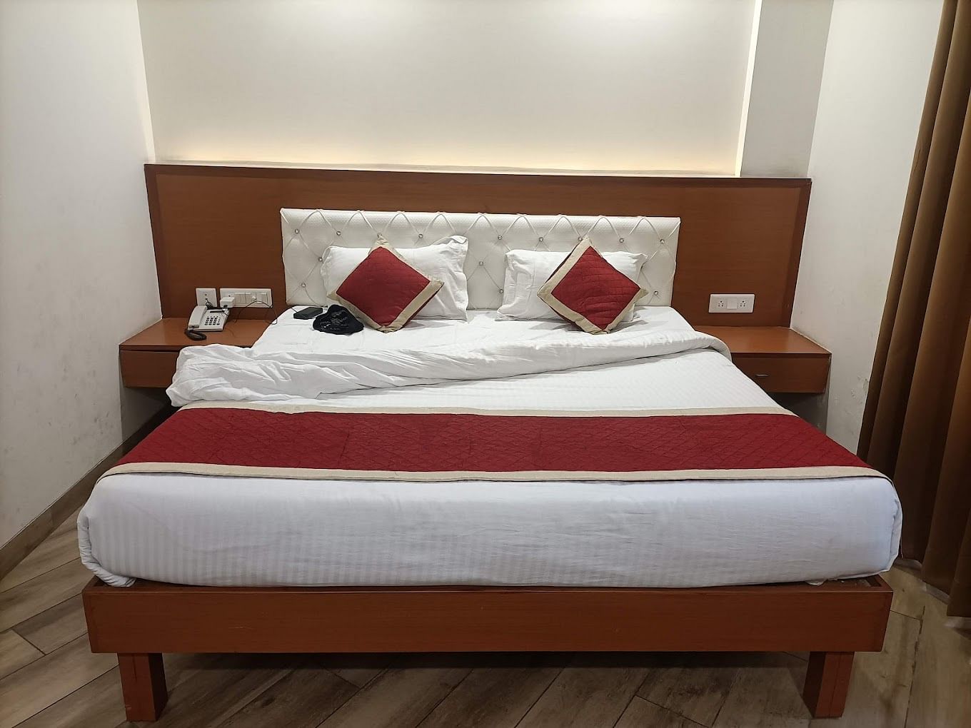 Hotel Iris Inn in Kalipahari, Neemrana Hotel Iris Inn in Kalipahari, Neemrana