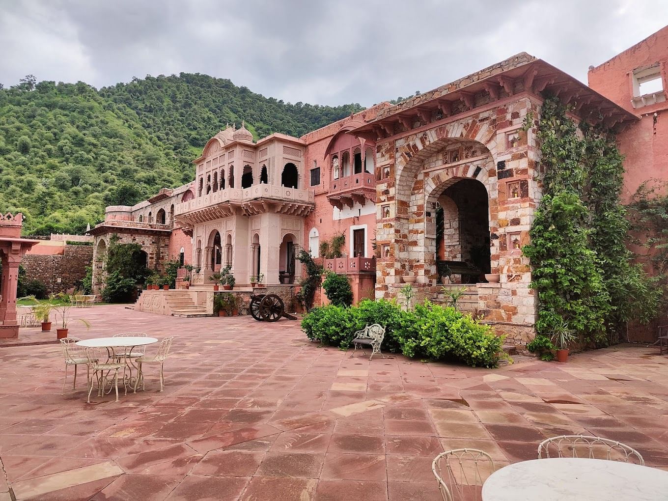 Ram Bihari Palace in Kishanpur, Neemrana