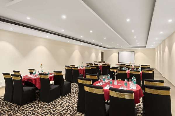 Ramada By Wyndham in Chaubara, Neemrana